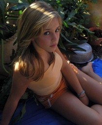 Plump teen girls posing in
